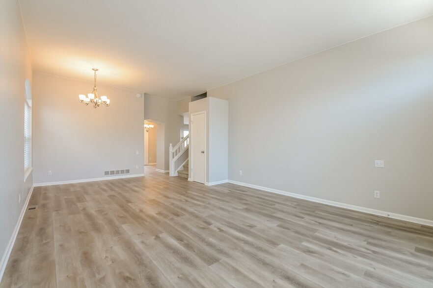 Building Photo - 2757 S Cathay Ct