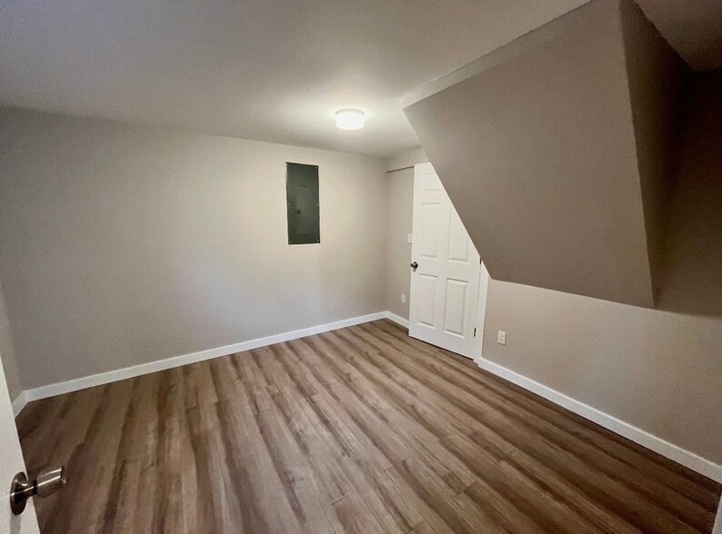 Building Photo - 551 NE 65th St