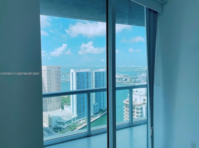 Building Photo - 495 Brickell Ave