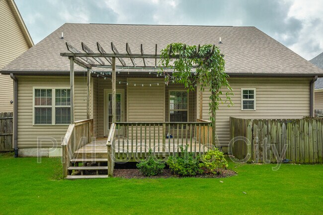 Building Photo - 6628 Kenton Ridge Cir