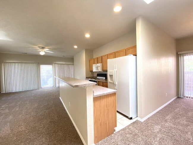 Building Photo - Gated Community - 2BR/Office