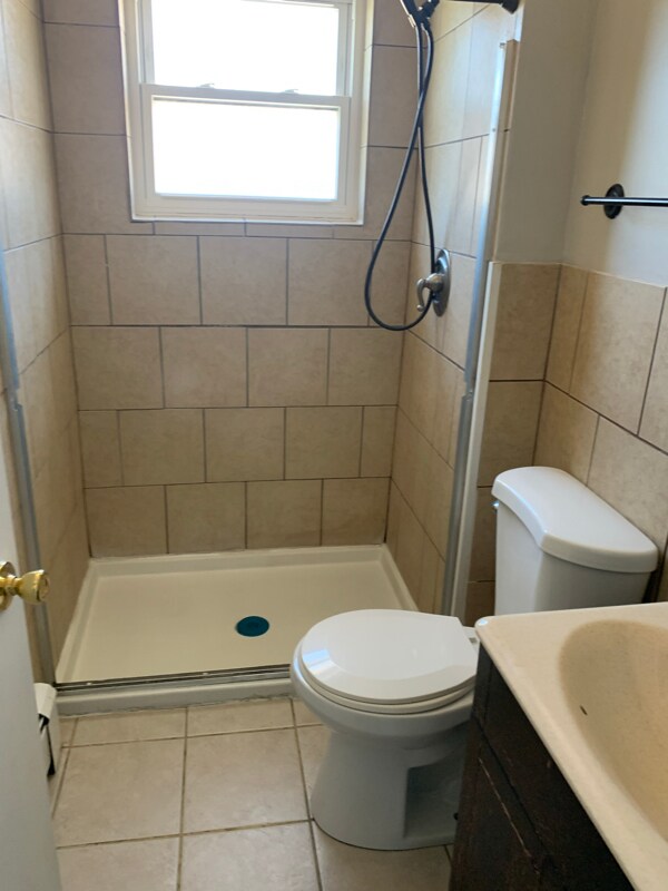 Building Photo - 764 Holiday Ln