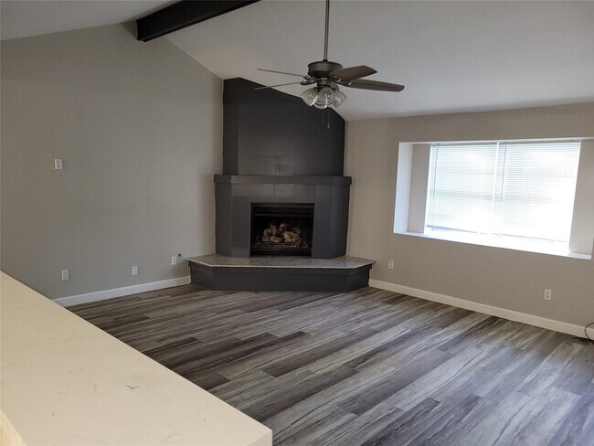 Building Photo - 13923 Ivymount Dr