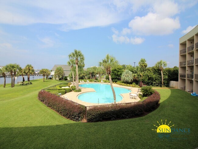 Building Photo - Fully Furnished Condo Unit in Fort Walton Beach!