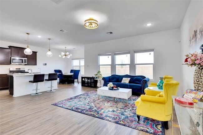 Building Photo - 124 Canley Lp