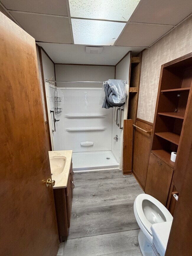 Bathroom - 2400 Dewitt Ave