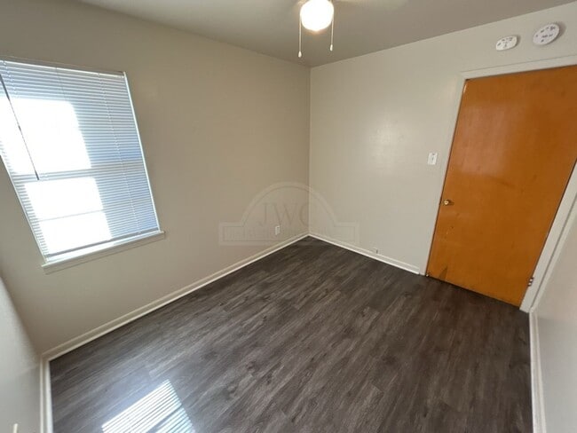 Building Photo - 1315 Zephyr Rd