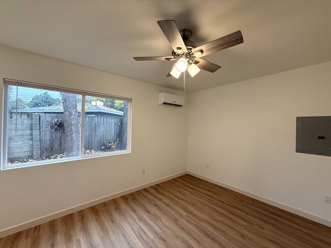 Building Photo - 535 W 1st Ave