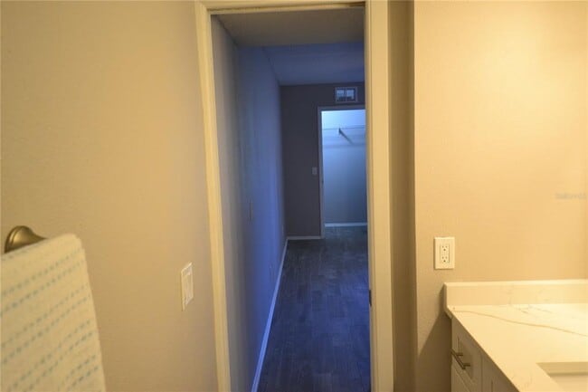 Building Photo - 135 W Cypress Ct