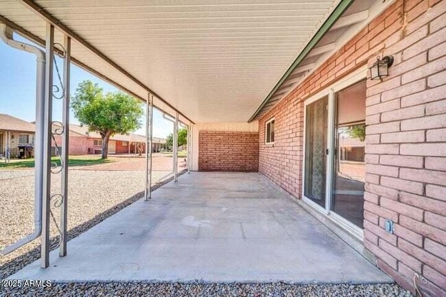 Building Photo - 9639 W Cinnabar Ave
