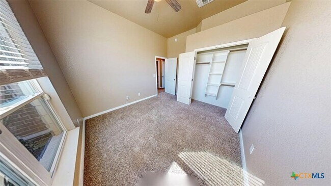 Building Photo - 307 Dober St