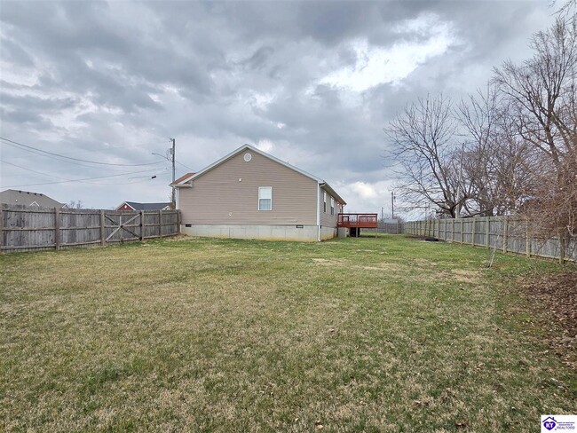 Building Photo - 104 Dante Ct