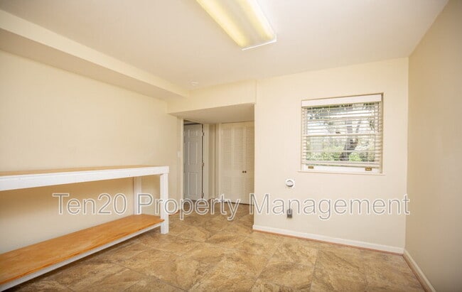 Building Photo - 1514 Hilton Ave