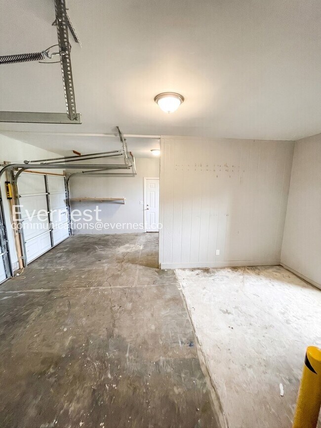 Building Photo - 109 Shirley Dr