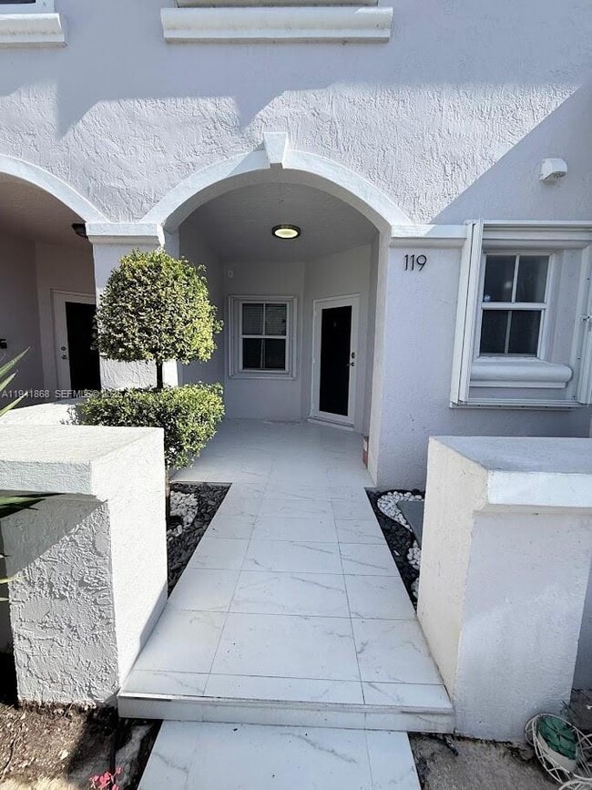 Building Photo - 119 SW 168th Terrace