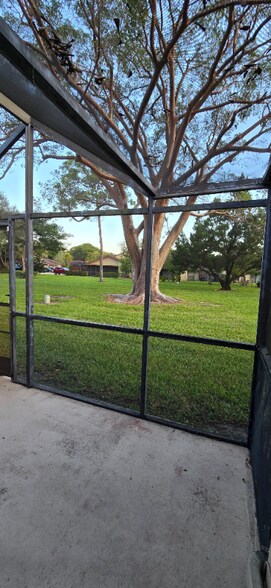 Building Photo - 22614 Vistawood Way