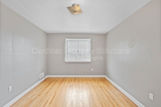 Building Photo - 5520 Bosworth Pl