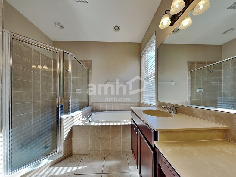 Building Photo - 1307 Gentilly Ln