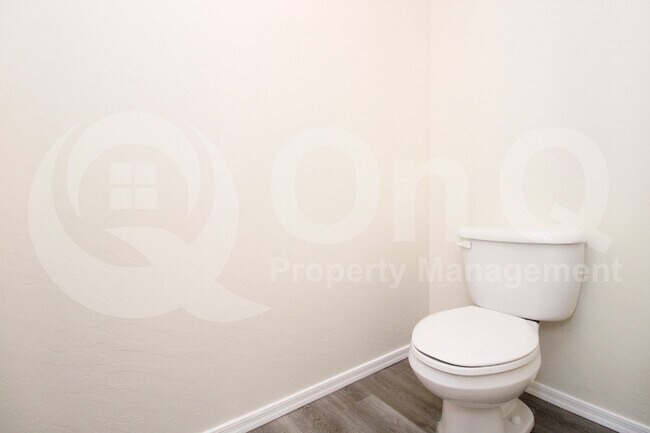 Building Photo - 4256 E Baylor Ln