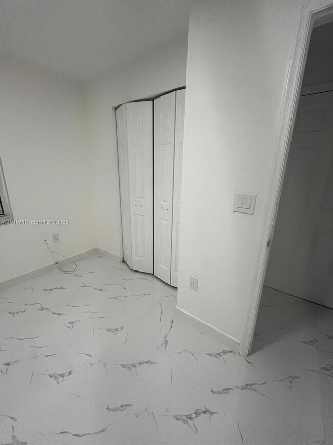 Building Photo - 2138 Amstead St