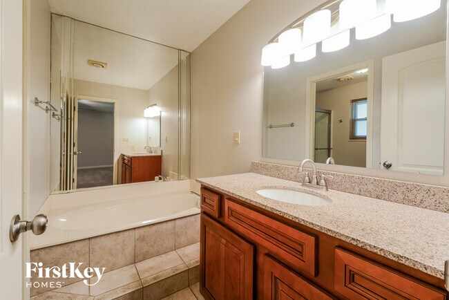 Building Photo - 1879 Smizer Mill Ct