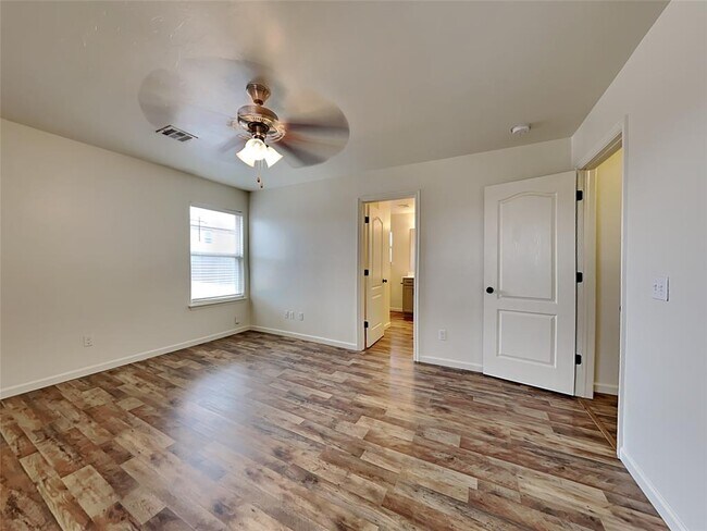 Building Photo - 2816 Sun Berry Way