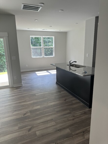 Building Photo - 3033 Finchborough Ct