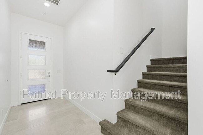 Building Photo - 7347 E Vista Bonita Dr