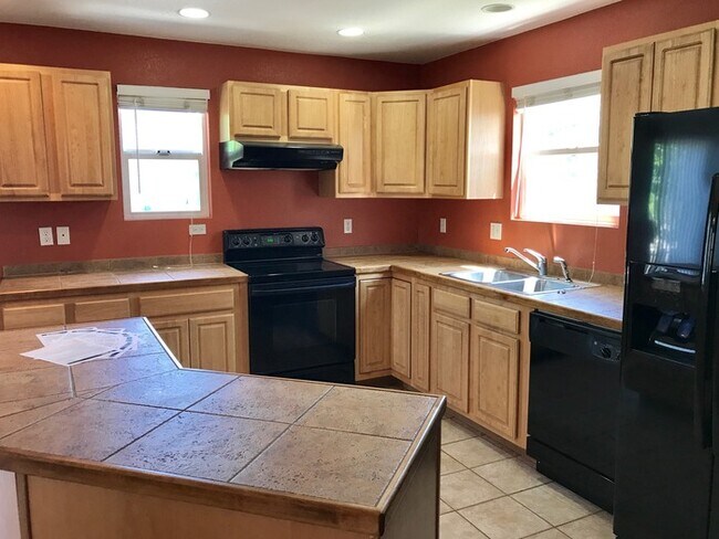 Building Photo - Beautiful Home in Morrison