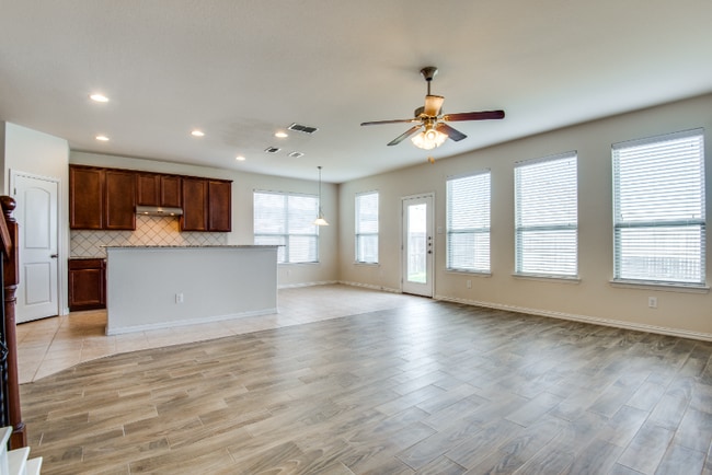 Building Photo - 2813 Castle Creek Dr