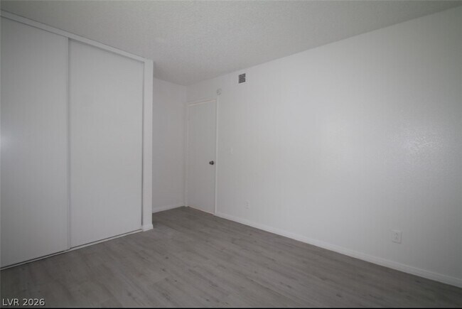 Building Photo - 921 Snug Harbor St