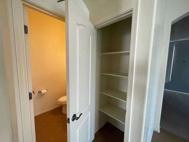 Building Photo - Prime Gilbert 3 Bedroom/2.5 bath 1st floor bonus room, 3 community pool's