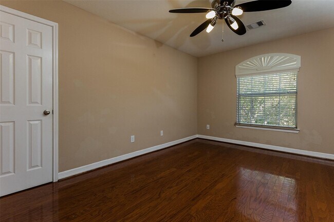 Building Photo - 25311 Hamden Valley Dr