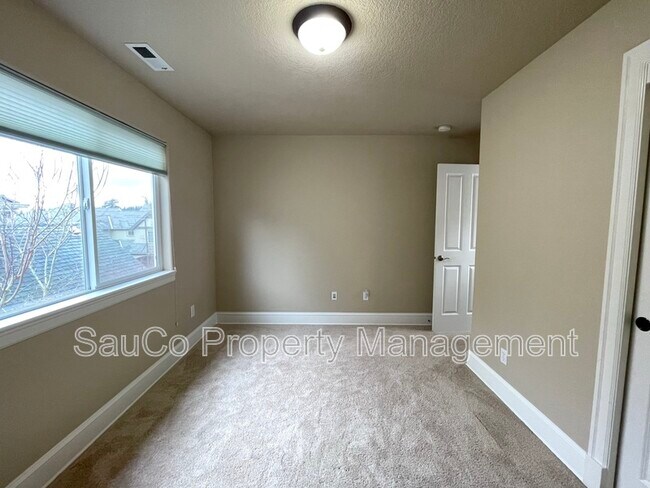 Building Photo - 12766 NW Bayonne Ln