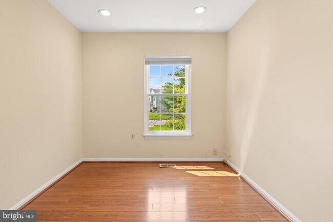 Building Photo - 26 Wessex Ct