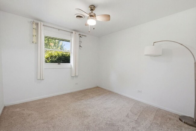Building Photo - 1624 W Weathersfield Way