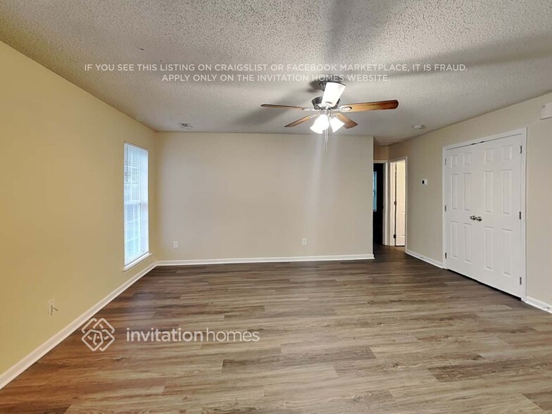 Building Photo - 1707 Oakdale Green Dr