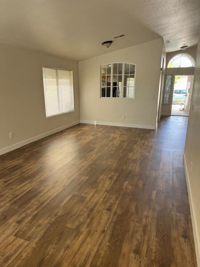 Building Photo - Nice Single Story Home in the Summerlin Area