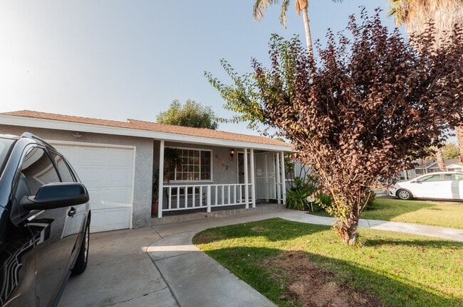 Building Photo - Beautiful single family house for rent