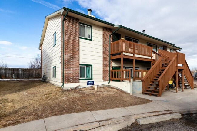 Building Photo - "Charming 2-Bed Oasis with 988 Sq Ft of Comfort in Cheyenne!"