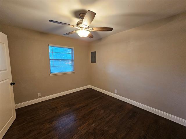 Building Photo - 800 Valley View Dr