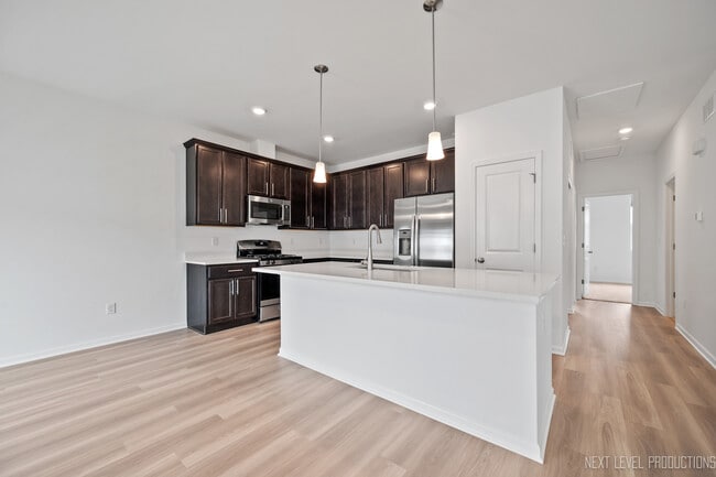 Building Photo - 227 Kingsport Dr