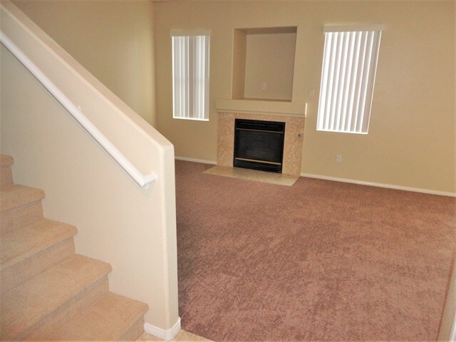 Building Photo - 922 Country Skies Ave