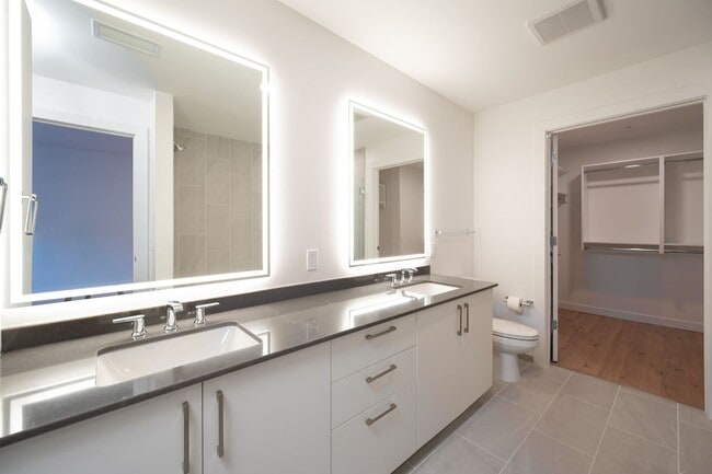 Building Photo - Welcome to your new home! Luxury 1BE1BA condo at the Pullman Gulch Union in the center of Nashvil...