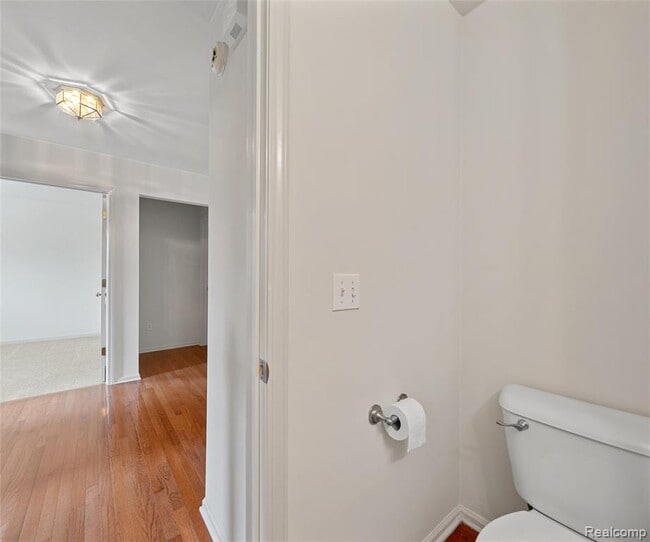 Building Photo - 5864 Willow Ridge Dr