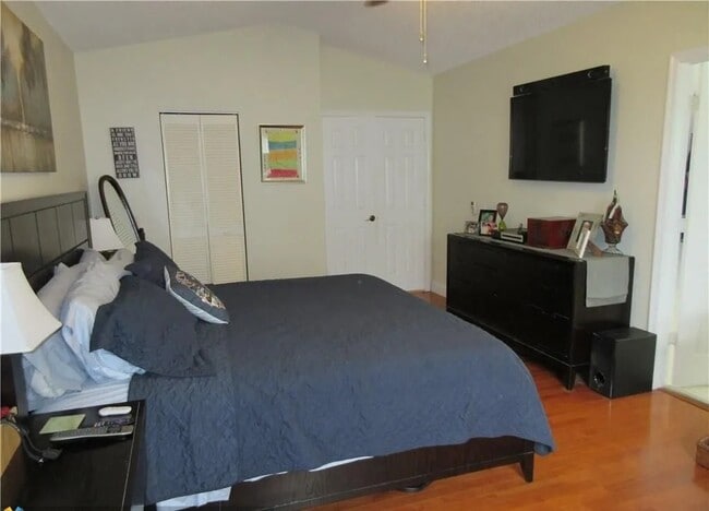 Building Photo - 9748 NW 1st Manor