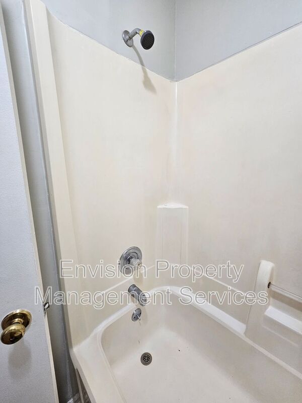 Building Photo - 890 Ohara Dr