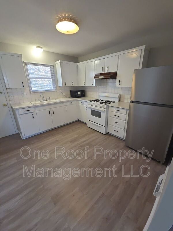 Building Photo - 3219 N 52nd St