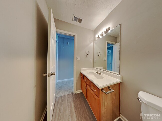 Building Photo - 724 Hezekiah Way