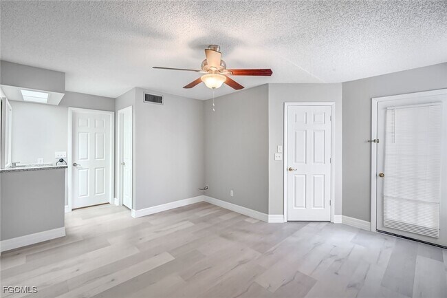 Building Photo - 15206 Parkside Dr